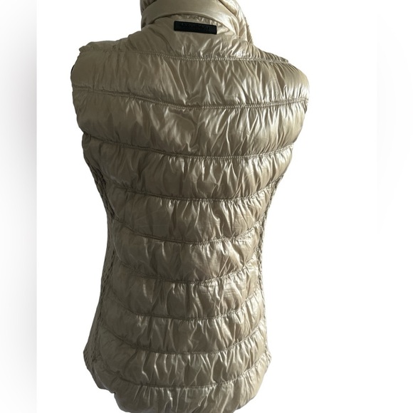 Calvin Klein Metallic Gold Down
Feather Puffer Vest Full Zip Quilt Women - Picture 6 of 10